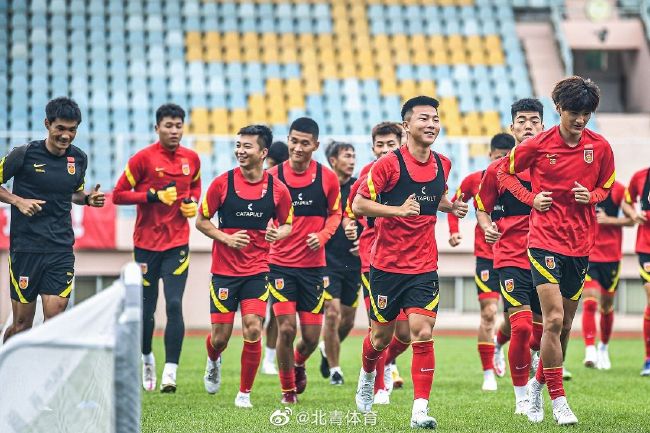 战报天皇杯：川崎前锋8:7柏太阳神，天皇杯夺冠，晋级亚洲精英赛在今天下午结束的一场日本天皇杯决赛中，川崎前锋经过点球鏖战，最终击败柏太阳神，继2020赛季之后再次夺得天皇杯冠军。